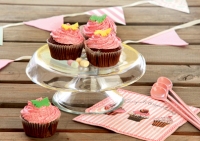 Καπκεϊκ με κακάο και ροζ βουτυρόκρεμα